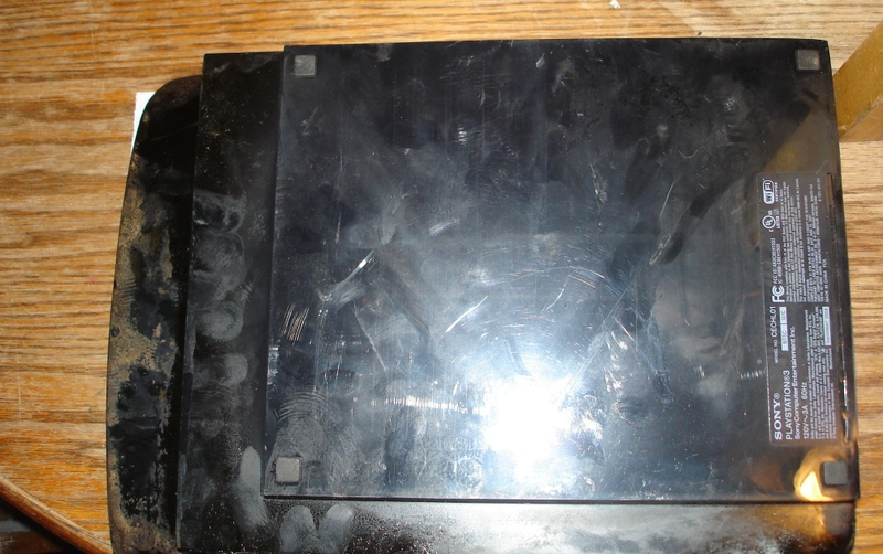 Illustration for article titled PlayStation 3 Destroyed In A Fire Looks Like This